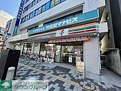 セブン-イレブン 北浦和3丁目店 徒歩5分。 380m