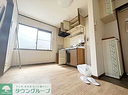 ラ・ミエール 201 2階2DKのリビング/ダイニング