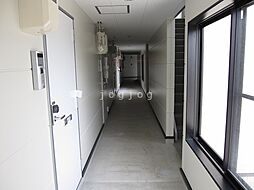 9 / 18