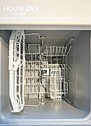 ビルトインタイプの食洗機も装備しています！洗い物をしながら料理が出来る家事の時短に欠かせない相棒です！
