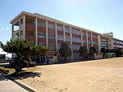 中学校「和歌山市立明和中学校まで454m」