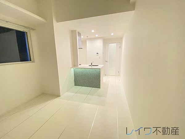 AMBITIOUS鎗屋町 ｜大阪府大阪市中央区鎗屋町2丁目(賃貸マンション1LDK・8階・36.87㎡)の写真 その3