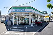 ファミリーマート世田谷喜多見店 徒歩5分。コンビニ 340m