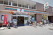 セブンイレブン 211m