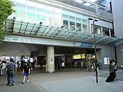 成城学園前駅 1600m