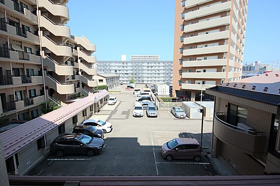 平面駐車場