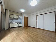 キッチンにパーテーションがあり！来客時は目隠しいも◎