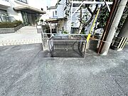 エントランス近くのゴミ捨て場です（^^♪