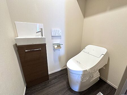 タンクレストイレでお掃除楽々◎