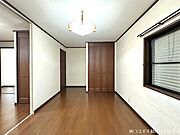 2階の洋室は2部屋に区切ることが可能です♪