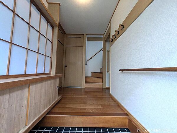 玄関を拡大表示