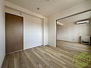 寝室です。部屋をどう使うかはあなた次第です！