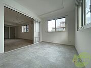 洋室がもう一つ。お部屋が多いのはうれしいですね！