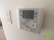 インターホンで来客確認ができます。安心ですね。