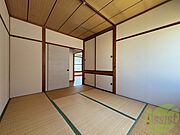 明るいお部屋は気持ちよく過ごせそうですね。