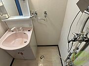 もちろん洗濯機置場は室内にあるので、いつでも洗濯できますよ～