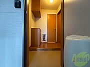 玄関の様子です。明るい印象ですね。気分もあがりそう。
