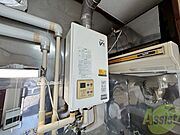 給湯器は簡単操作で温度調整ができますよ。