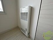 ガス暖房です。寒い冬もこれで乗り切りましょう！