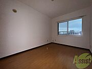 寝室です。部屋をどう使うかはあなた次第です！