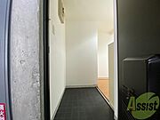 玄関の様子です。明るい印象ですね。気分もあがりそう。