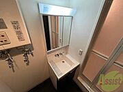 こちらに洗面台があります。朝の洗顔はこちらで。