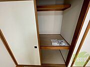 クローゼットがありました。お洋服や荷物はここへ
