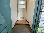 玄関からの様子を撮影してみました。動線になります。