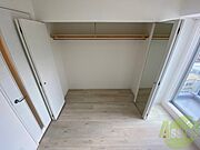 収納もバッチリあるのでお部屋が片付きますよ！