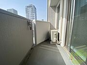 バルコニーです。洗濯物を干したり一息ついたりできますね！