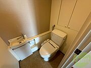トイレです。ウォシュレット付を探している方、おすすめです。