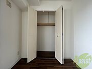 収納もバッチリあるのでお部屋が片付きますよ！