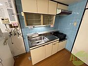 キッチンです。一人暮らしなら十分な大きさですね。