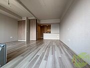 リビングです。窓が大きくて明るいですね！