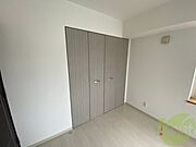 洋室にあった収納。荷物がたくさんあっても大丈夫。