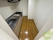キッチンはスペースも広々していて使いやすそうですよ！