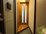 玄関から見た景色はこちらです。イメージできますか。