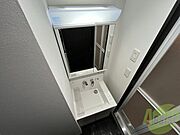 独立洗面台です。大きくてよいですね。シャンプーもできます。