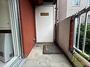 バルコニーは幅があり、広い印象を受けました。