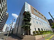 社会医療法人秀眸会大塚眼科病院 195m