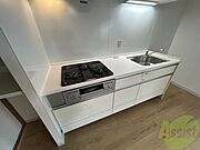 3口システムキッチンですのですぐにお料理に使えます！