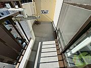 バルコニーが付いていますので一息ついてみてはいかがですか。