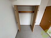 クローゼットがありました。お洋服や荷物はここへ