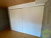 クローゼットがありました。お洋服や荷物はここへ