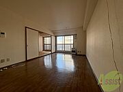 木目のフローリングは落ち着きのある印象のお部屋になりますね。