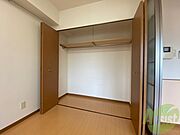 寝室のクローゼットにたくさん収納出来ますね！