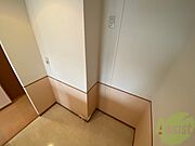 こちらに冷蔵庫を置けます。調理時の動線もばっちり効率的。