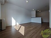リビングを別角度から撮ってみました。家具の配置もしやすそう。