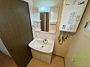 こちらに洗面台があります。朝の洗顔はこちらで。