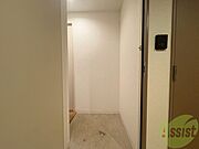 玄関の様子です。明るい印象ですね。気分もあがりそう。